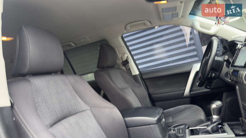 Внедорожник / Кроссовер Toyota Land Cruiser Prado 2018 в Киеве