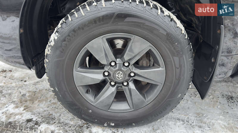 Внедорожник / Кроссовер Toyota Land Cruiser Prado 2018 в Киеве