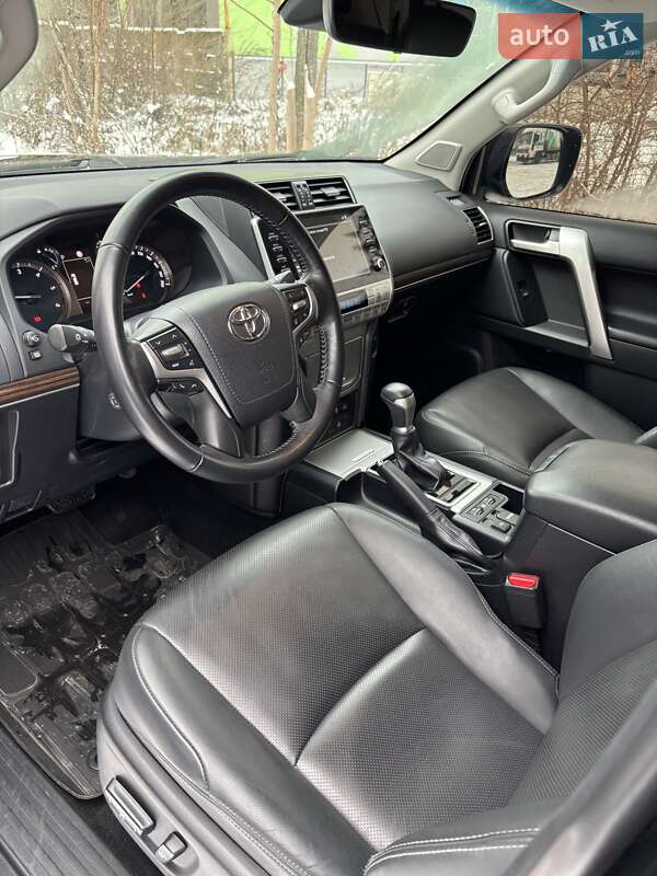 Внедорожник / Кроссовер Toyota Land Cruiser Prado 2022 в Днепре
