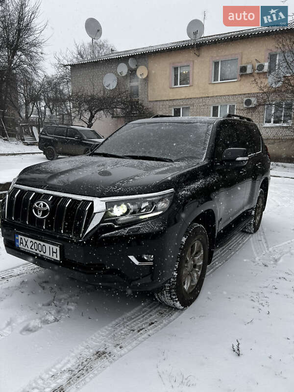Toyota Land Cruiser Prado 2023