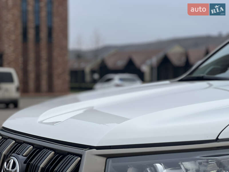 Внедорожник / Кроссовер Toyota Land Cruiser Prado 2021 в Киеве