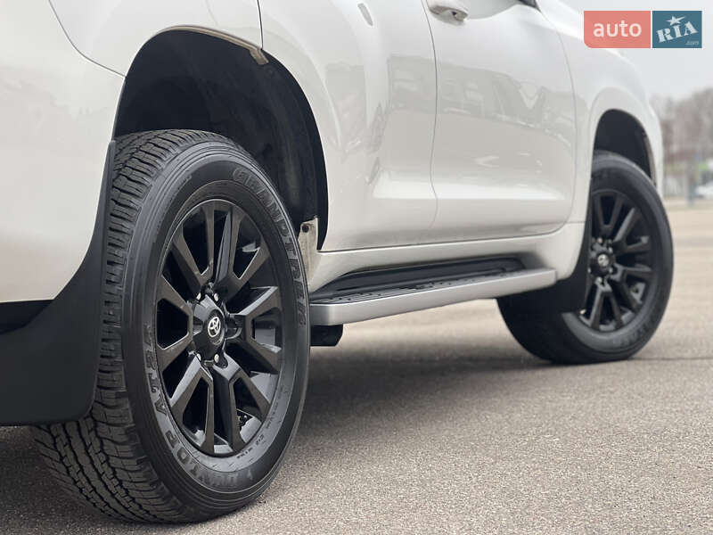 Внедорожник / Кроссовер Toyota Land Cruiser Prado 2021 в Киеве