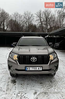 Внедорожник / Кроссовер Toyota Land Cruiser Prado 2018 в Каменском