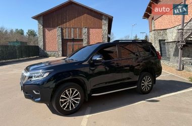 Позашляховик / Кросовер Toyota Land Cruiser Prado 2017 в Києві
