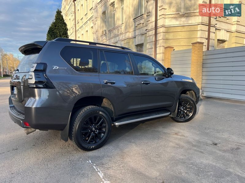 Toyota Land Cruiser Prado 2022