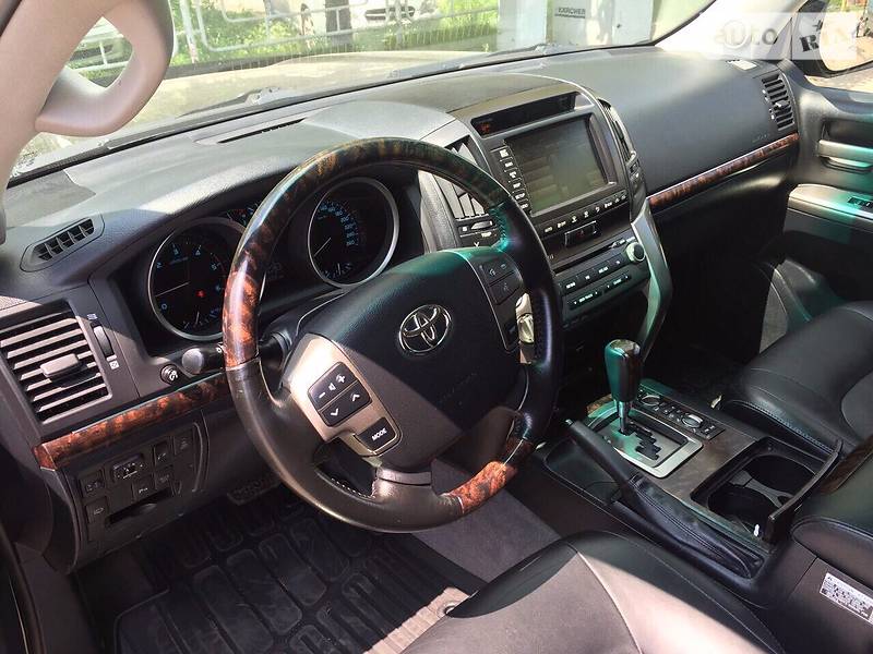 Внедорожник / Кроссовер Toyota Land Cruiser 2011 в Киеве