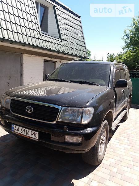 Внедорожник / Кроссовер Toyota Land Cruiser 2004 в Киеве