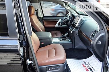 Внедорожник / Кроссовер Toyota Land Cruiser 2018 в 