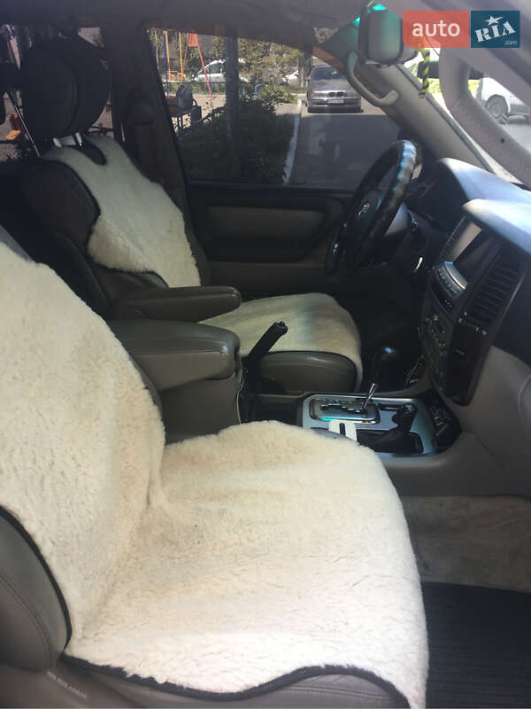 Внедорожник / Кроссовер Toyota Land Cruiser 2005 в Броварах