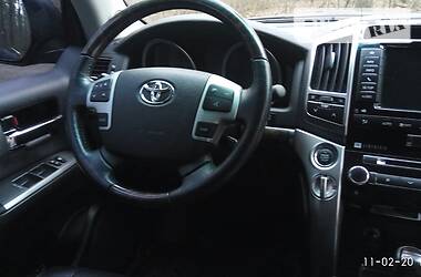 Позашляховик / Кросовер Toyota Land Cruiser 2014 в 