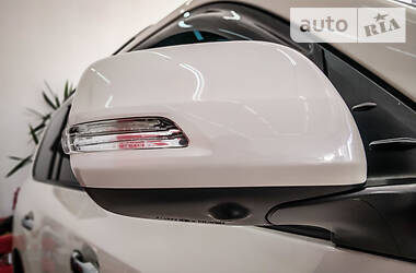 Позашляховик / Кросовер Toyota Land Cruiser 2012 в 