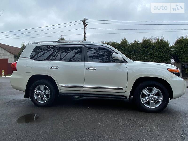 Внедорожник / Кроссовер Toyota Land Cruiser 2014 в 