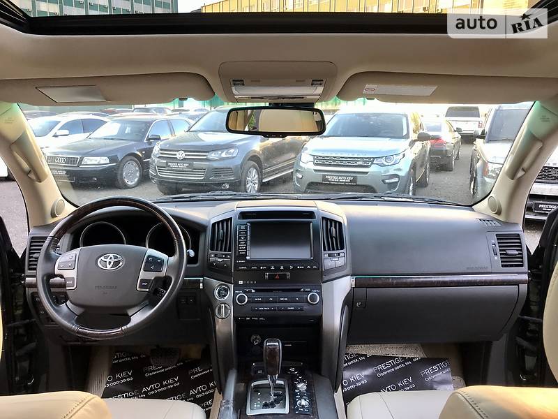 Позашляховик / Кросовер Toyota Land Cruiser 2011 в Києві