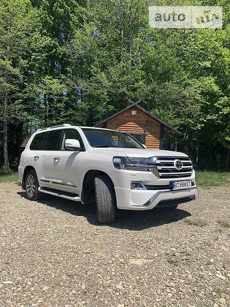 Позашляховик / Кросовер Toyota Land Cruiser 2017 в 