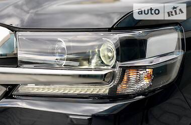 Внедорожник / Кроссовер Toyota Land Cruiser 2020 в 