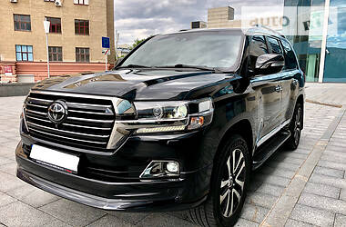 Внедорожник / Кроссовер Toyota Land Cruiser 2020 в 