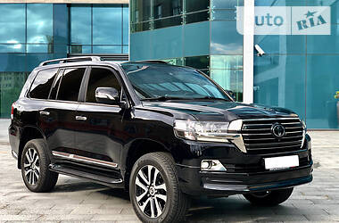 Внедорожник / Кроссовер Toyota Land Cruiser 2020 в 