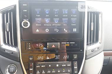 Позашляховик / Кросовер Toyota Land Cruiser 2020 в 