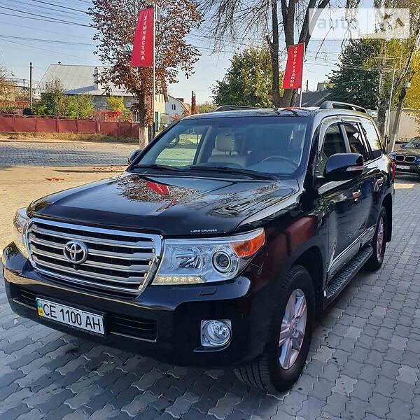 Позашляховик / Кросовер Toyota Land Cruiser 2013 в Чернівцях