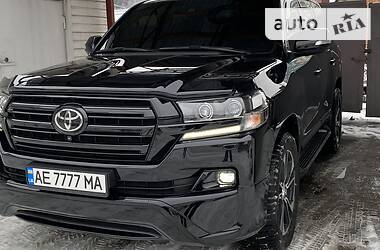 Позашляховик / Кросовер Toyota Land Cruiser 2017 в 