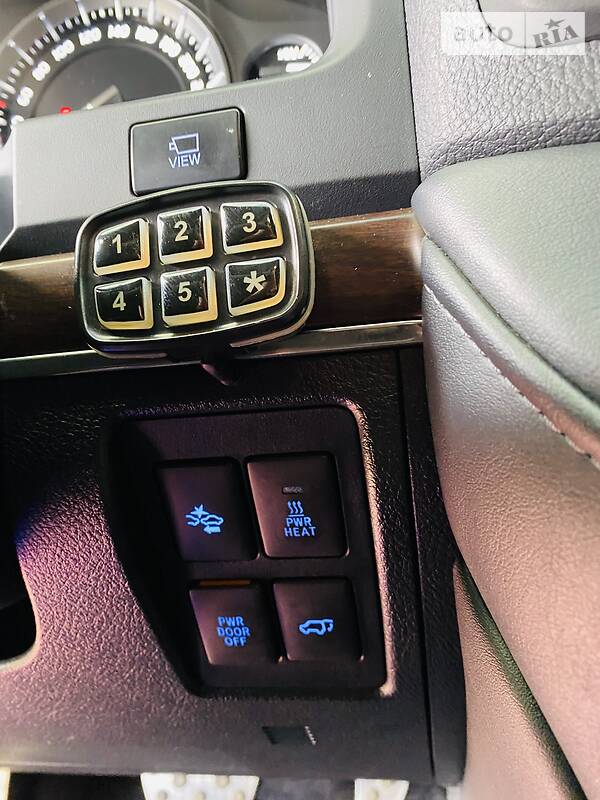 Внедорожник / Кроссовер Toyota Land Cruiser 2017 в Днепре фото 90 Внедорожник / Кроссовер Toyota Land Cruiser 2017 в Днепре