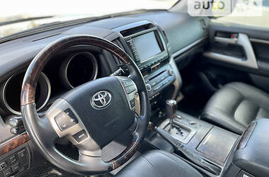 Внедорожник / Кроссовер Toyota Land Cruiser 2011 в Черновцах