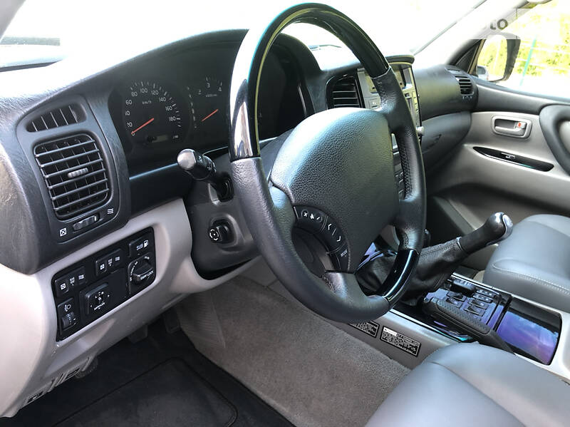 Внедорожник / Кроссовер Toyota Land Cruiser 2005 в Харькове