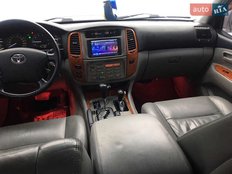 Позашляховик / Кросовер Toyota Land Cruiser 2003 в Мукачевому