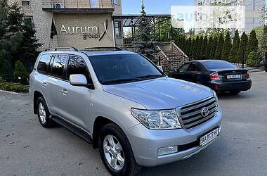 Внедорожник / Кроссовер Toyota Land Cruiser 2011 в Киеве