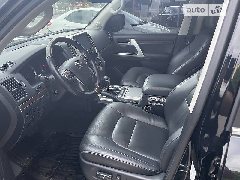 Позашляховик / Кросовер Toyota Land Cruiser 2019 в Києві фото 19 Позашляховик / Кросовер Toyota Land Cruiser 2019 в Києві