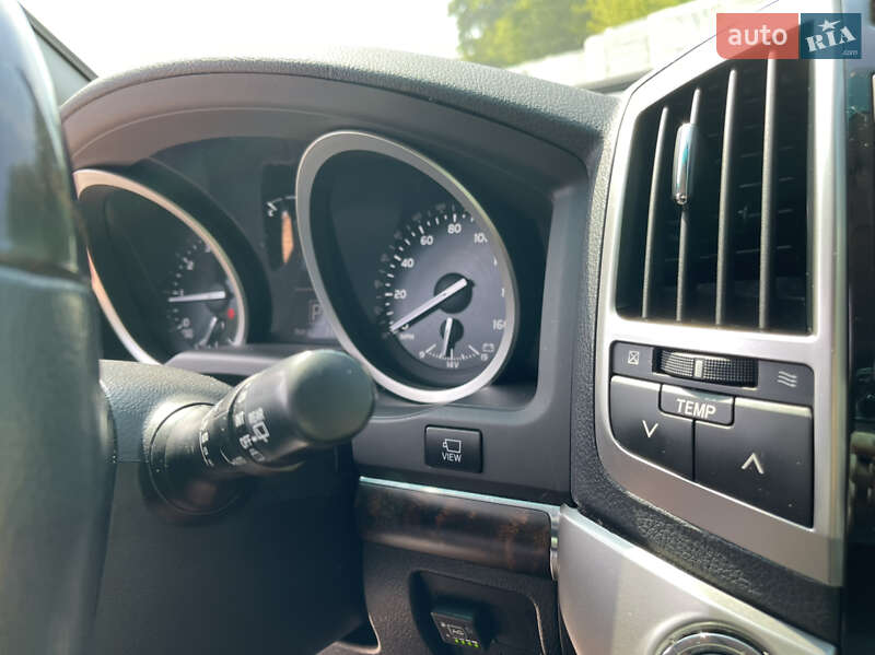 Внедорожник / Кроссовер Toyota Land Cruiser 2013 в Кременчуге