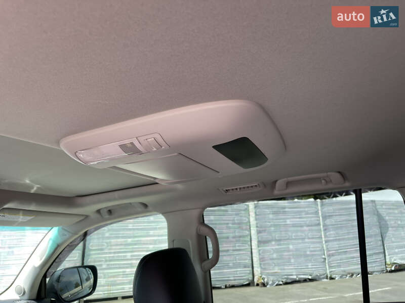 Внедорожник / Кроссовер Toyota Land Cruiser 2013 в Кременчуге