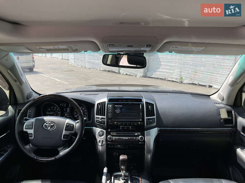 Внедорожник / Кроссовер Toyota Land Cruiser 2013 в Кременчуге