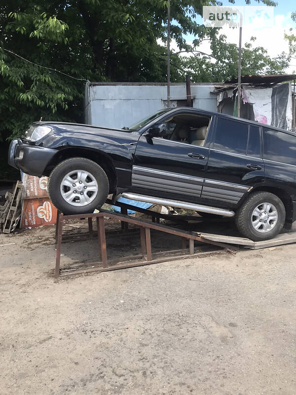 Внедорожник / Кроссовер Toyota Land Cruiser 2004 в Виннице