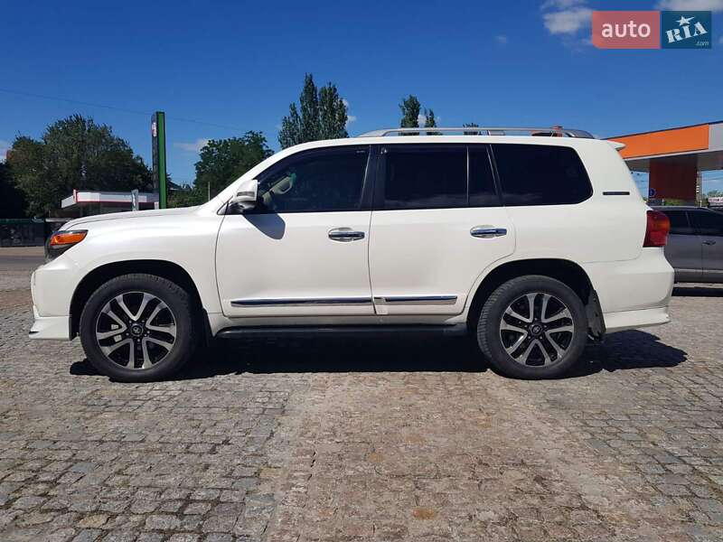 Внедорожник / Кроссовер Toyota Land Cruiser 2014 в Первомайске