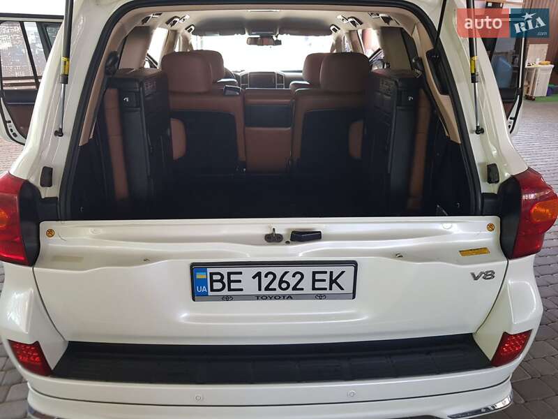 Внедорожник / Кроссовер Toyota Land Cruiser 2014 в Первомайске