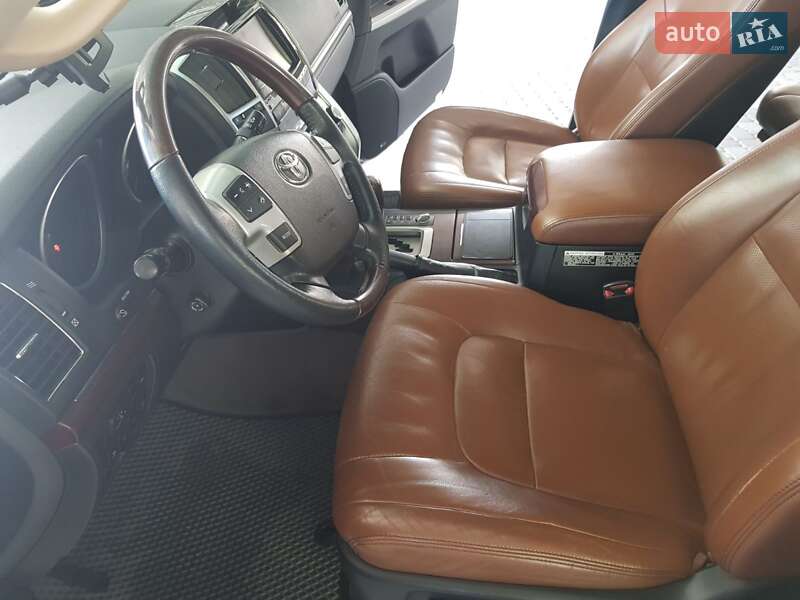 Внедорожник / Кроссовер Toyota Land Cruiser 2014 в Первомайске