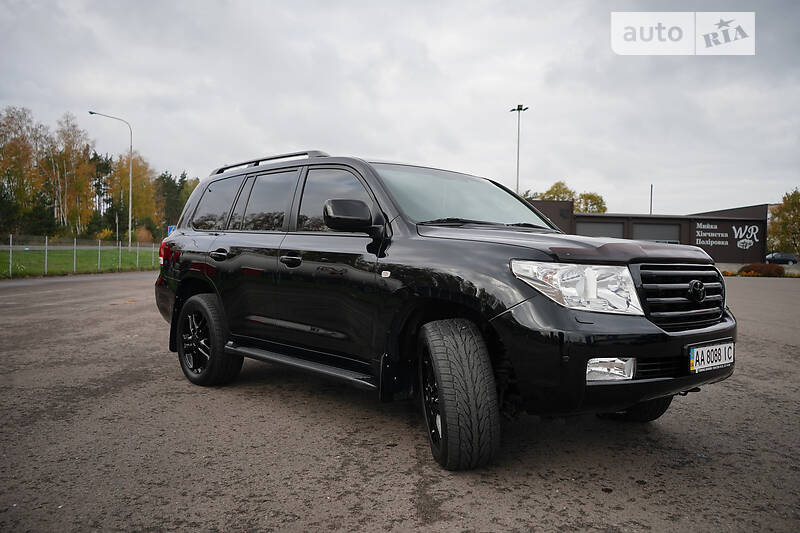 Внедорожник / Кроссовер Toyota Land Cruiser 2011 в Ковеле