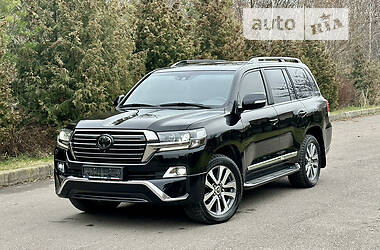 Позашляховик / Кросовер Toyota Land Cruiser 2018 в 