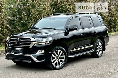 Позашляховик / Кросовер Toyota Land Cruiser 2018 в 