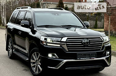 Позашляховик / Кросовер Toyota Land Cruiser 2018 в 