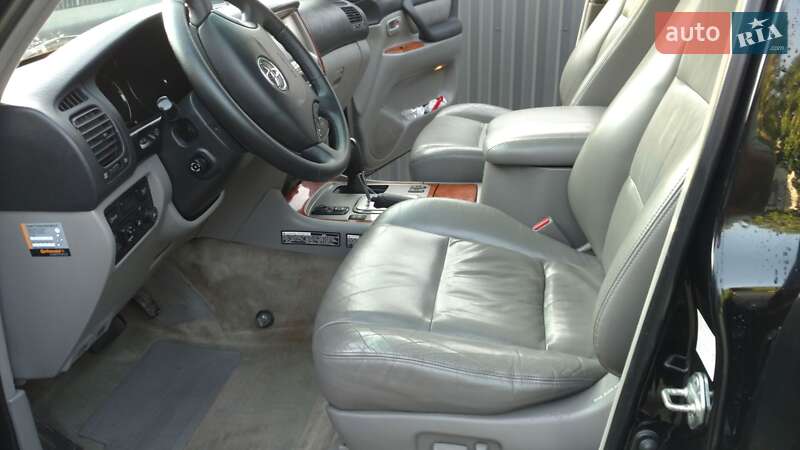 Внедорожник / Кроссовер Toyota Land Cruiser 2003 в Горохове