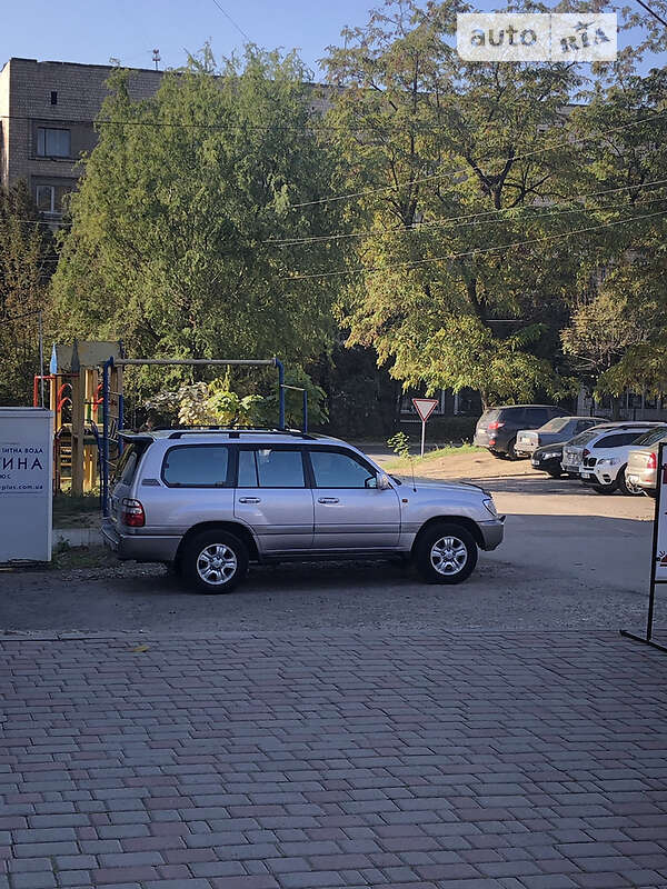 Внедорожник / Кроссовер Toyota Land Cruiser 2004 в Черновцах