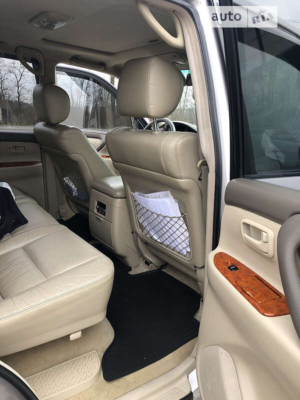 Внедорожник / Кроссовер Toyota Land Cruiser 2004 в Черновцах