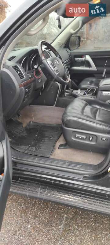 Внедорожник / Кроссовер Toyota Land Cruiser 2013 в Лубнах