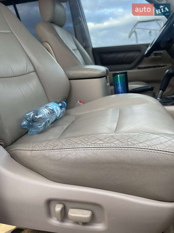 Внедорожник / Кроссовер Toyota Land Cruiser 2001 в Львове