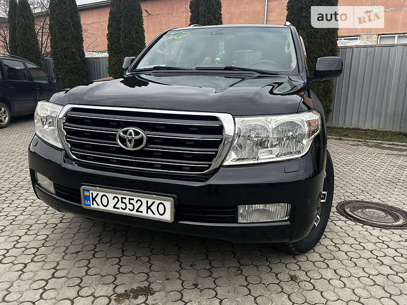 Внедорожник / Кроссовер Toyota Land Cruiser 2011 в Ужгороде