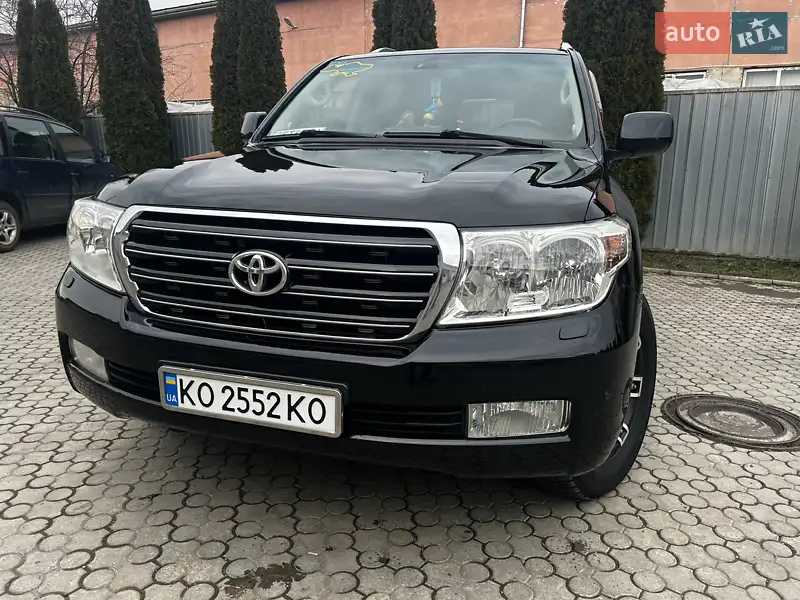 Позашляховик / Кросовер Toyota Land Cruiser 2011 в 