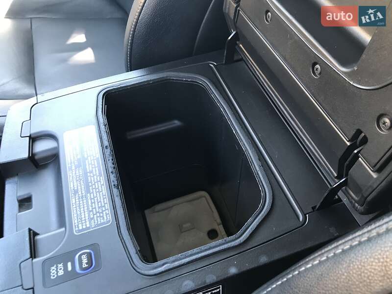 Внедорожник / Кроссовер Toyota Land Cruiser 2011 в Кривом Роге