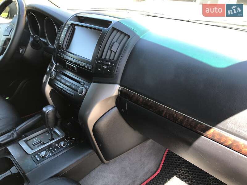 Внедорожник / Кроссовер Toyota Land Cruiser 2011 в Кривом Роге